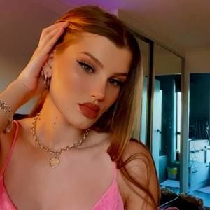 Meet your Posher, Steph